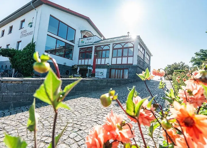 高登湖畔酒店